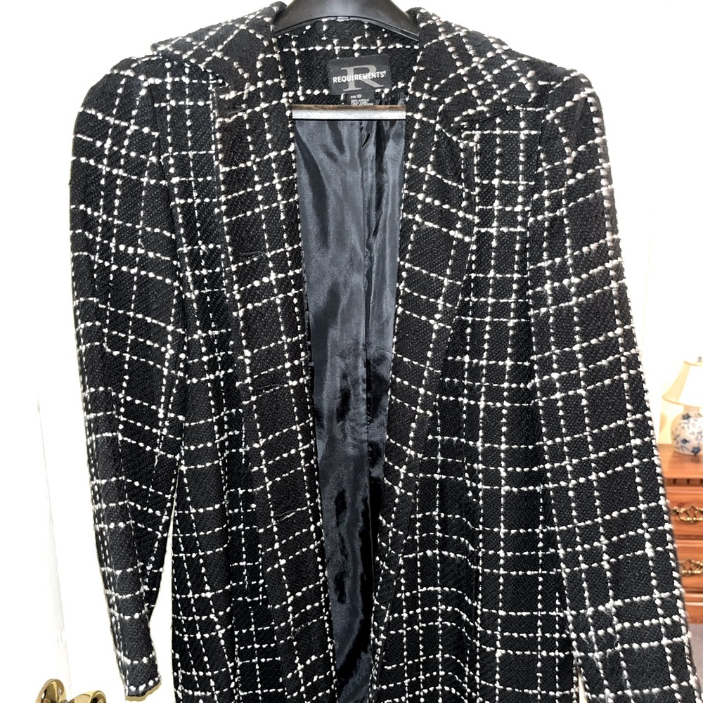 Ladies overcoat. Barely worn.